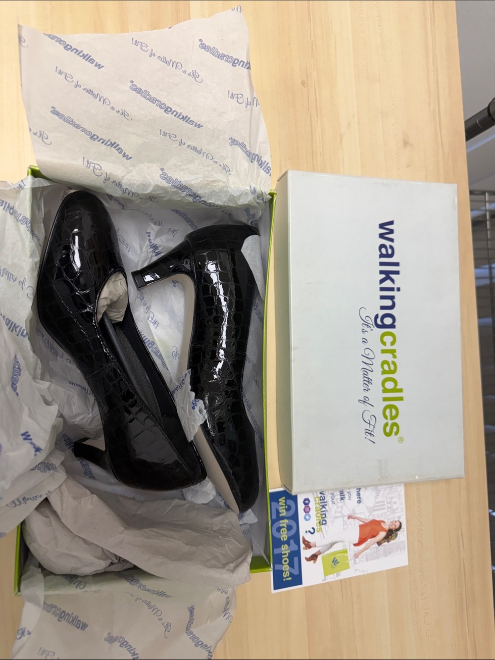 Walking Cradles Black Patent Croc High Heel Pumps 6.5 ww